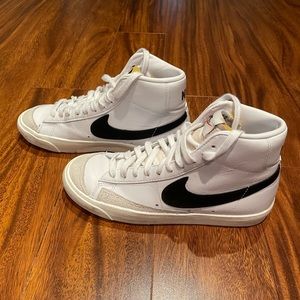 Nike Blazers Mid